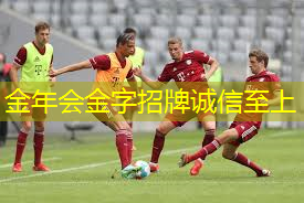 男性室内健身动作散打