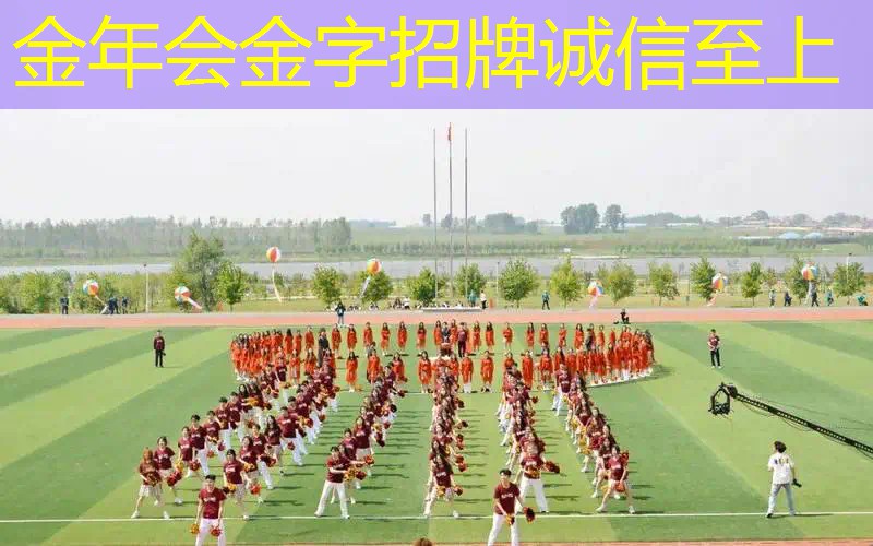 室内无绳跳绳健身帅哥