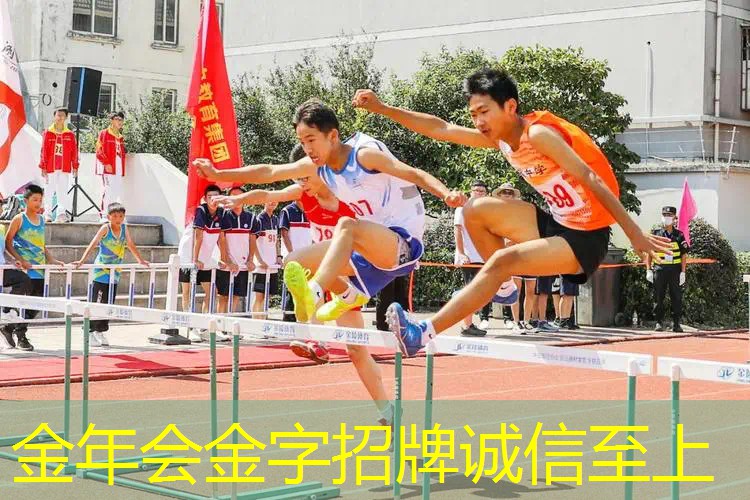 网球拍带线怎么拍好看
